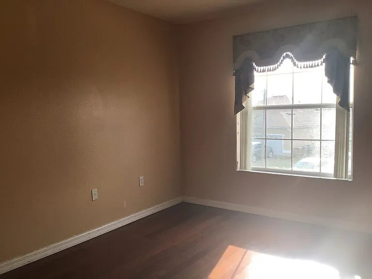 410 Bloomfield Dr — Photo 8