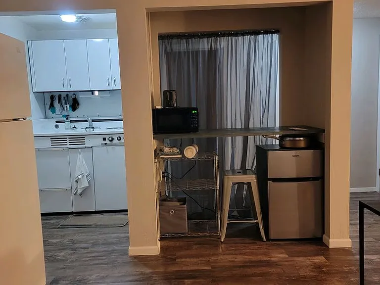 312 N Lawler St — Photo 15