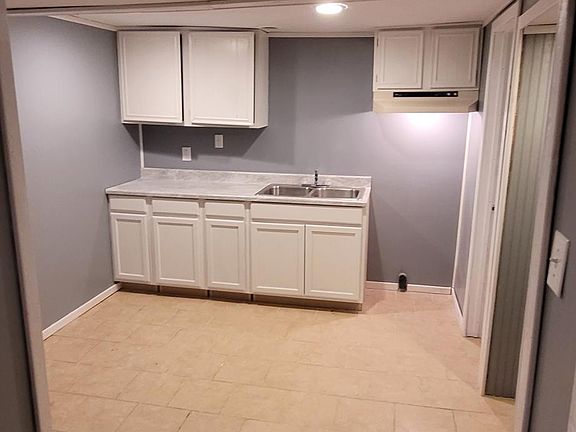 2nd image of 503 32nd St #B