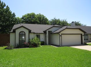2308 Crestmeadow St, Denton, TX 76207