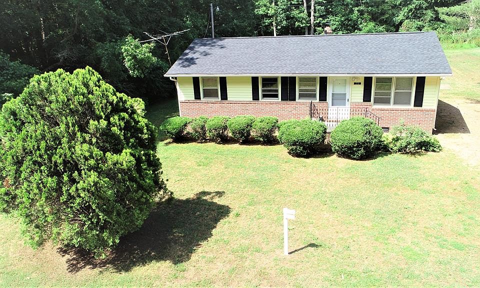 1st image of 25 Pine Hill Ct