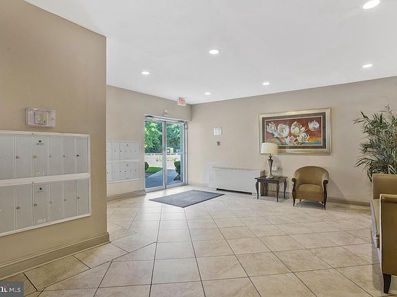 5th image of 5601 Parker House Ter APT 201