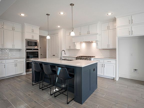 5th image of 2351 Waterford Way