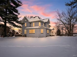 5657 Leete Rd, Lockport, NY 14094