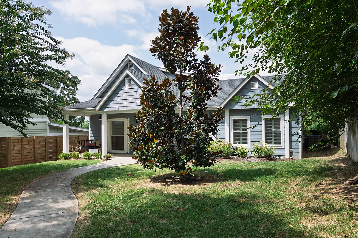 5 bed, 3552 sqft, $6,250 — Photo 4