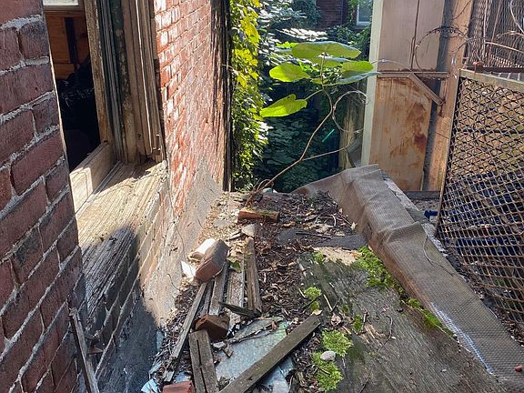 4th image of 1919 N 31st St