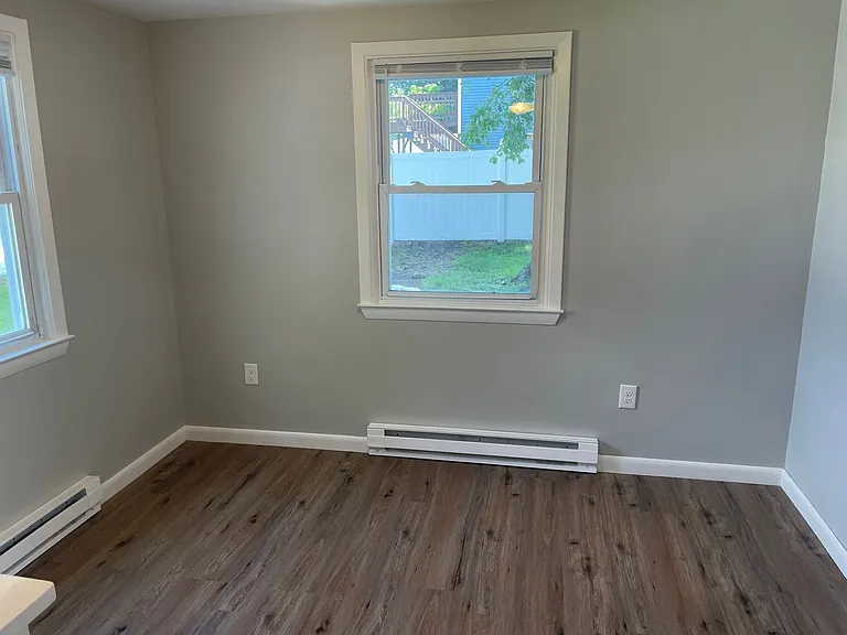 31 Studley Ave — Photo 6