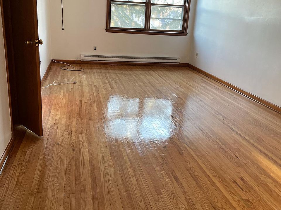 1st image of 839 Forest Ave