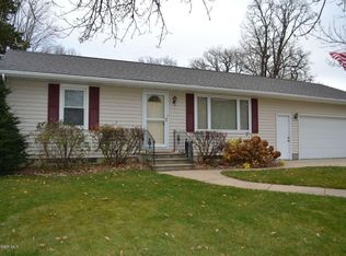 1225 East Ave, Zumbrota, MN 55992