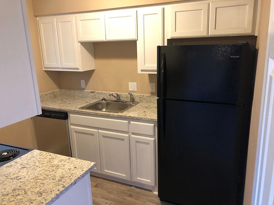 1st image of 3215 Clarksville St APT 102