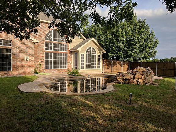 3rd image of 3901 Blackjack Oak Ln