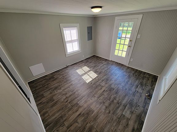 2nd image of 110 Eisenhower St