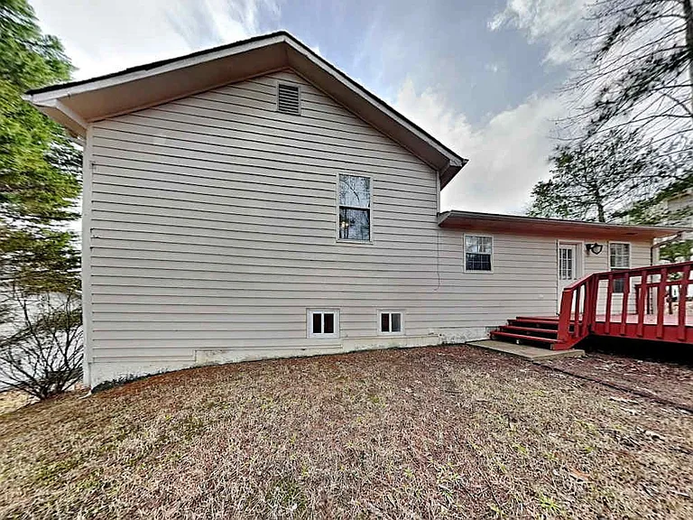 110 Auburn Park — Photo 3