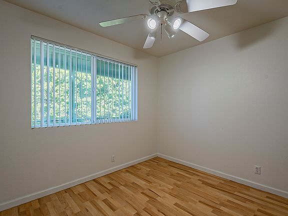 4th image of 1702 W Tuckey Ln Unit 218