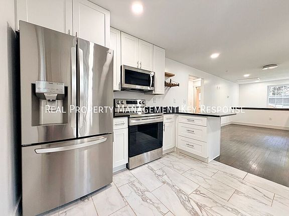 4th image of 1353 Cardinal Ave