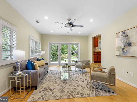 5th image of 6123 Beachway Dr