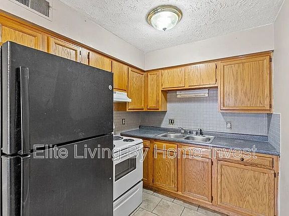 4th image of 1586 Martha Ct Unit 6