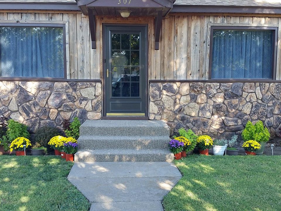Great starter home!