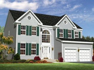 18 Avalon Dr, Manalapan, NJ 07726