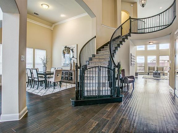 3rd image of 3017 Leesa Dr
