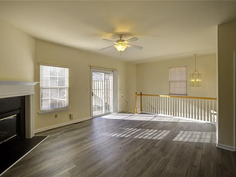 2247 Landing Ridge Dr — Photo 9