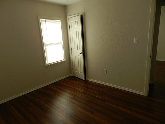 3rd image of 2704 NW 26th St