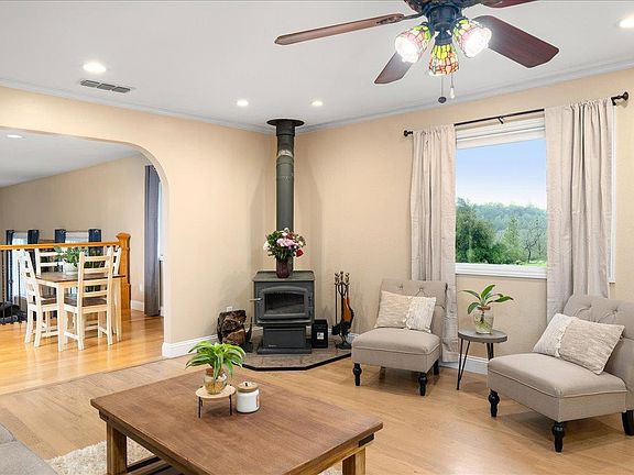 4th image of 4371 Luneman Rd