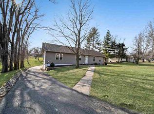 3269 Whitesand Dr NE, Solon, IA 52333