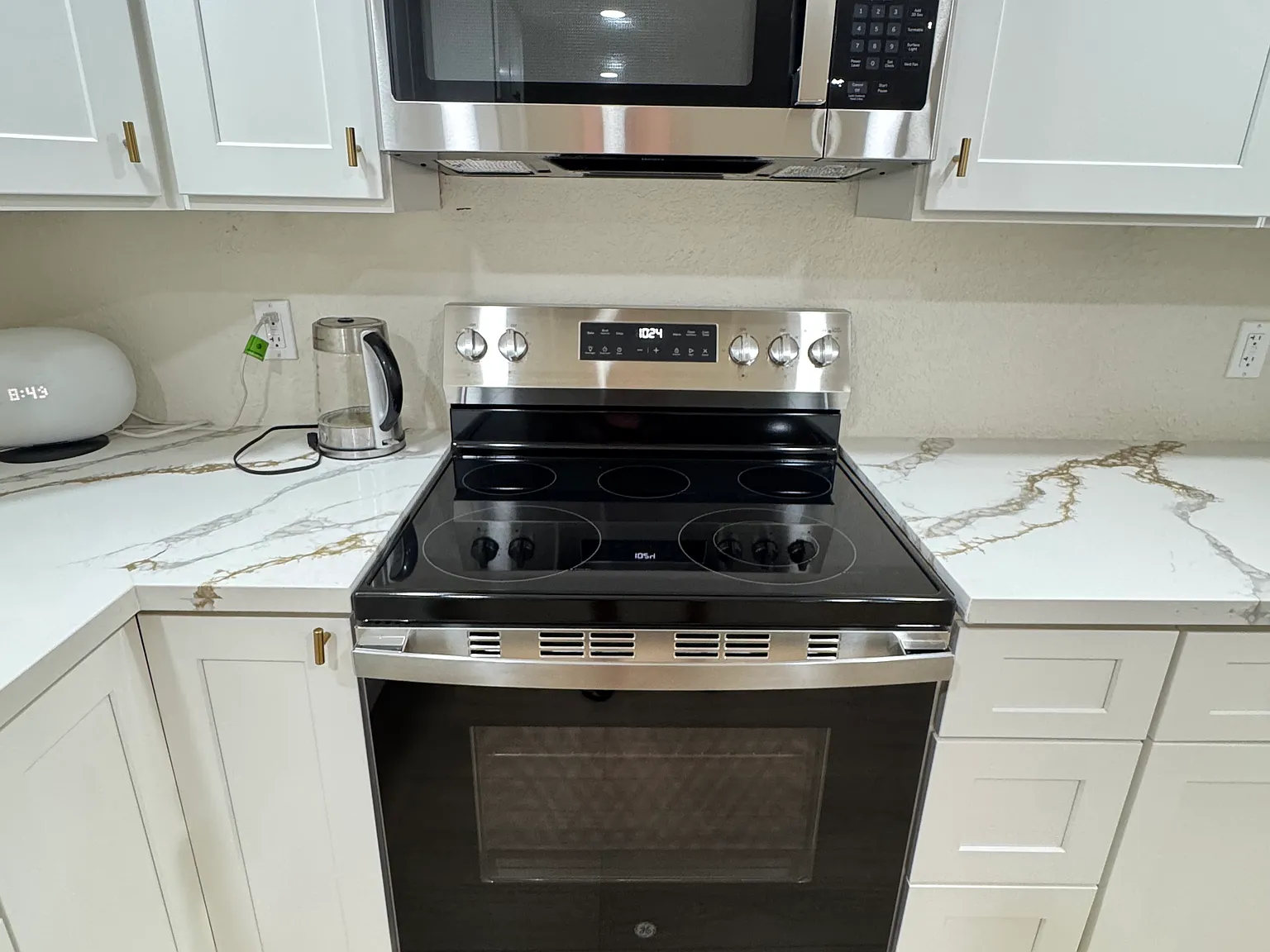 2 bed, 900 sqft, $2,600 — Photo 2