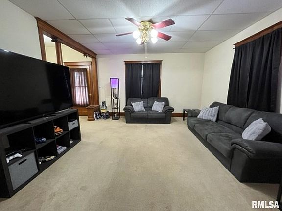 5th image of 207 W 1st Ave