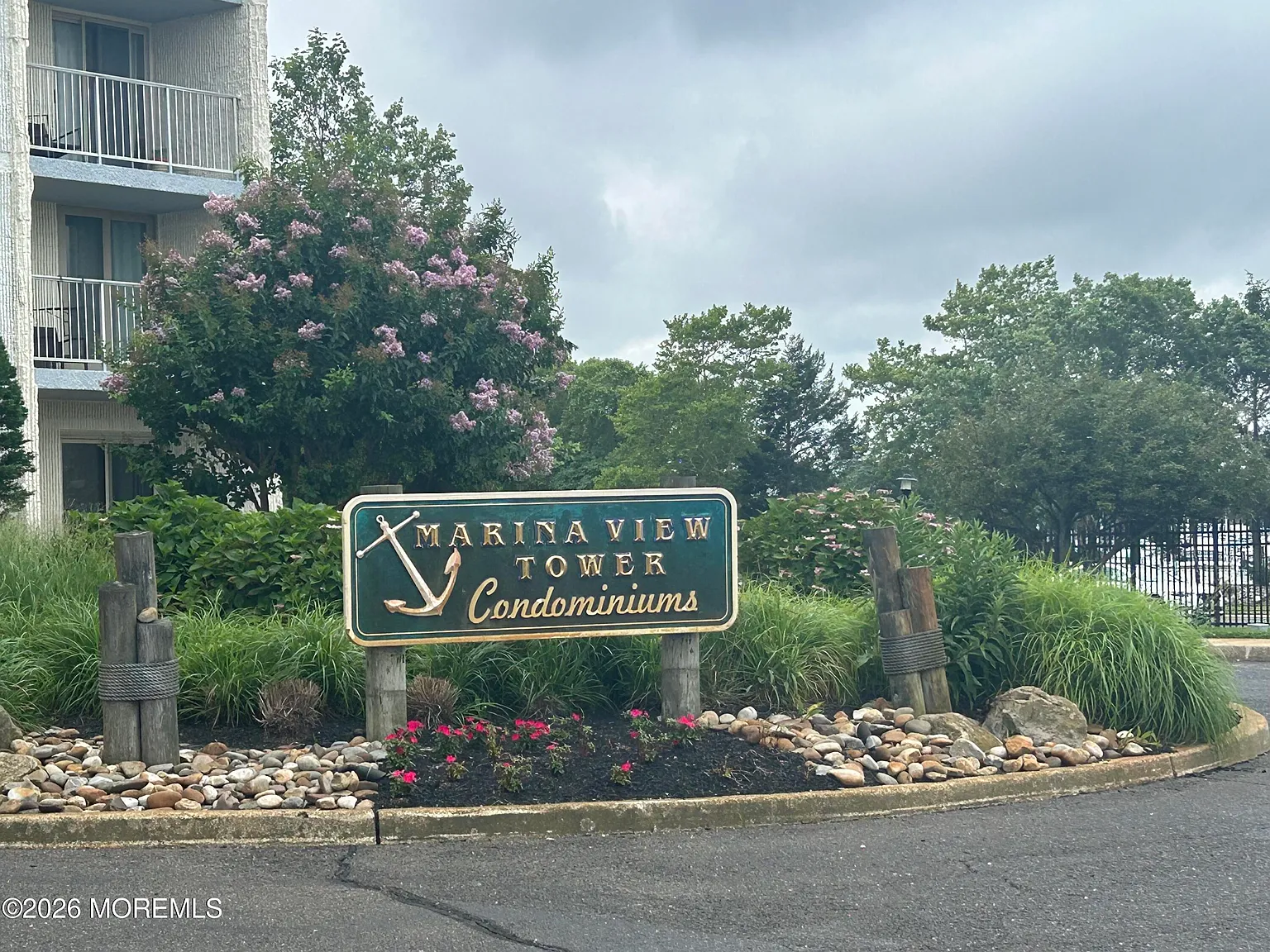 2 bed, 1190 sqft, $3,200 — Photo 2