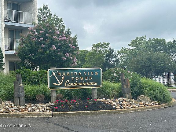 2nd image of 1000 River Rd APT 3K