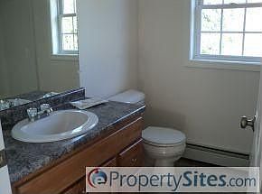 5th image of 18 High Meadow Dr