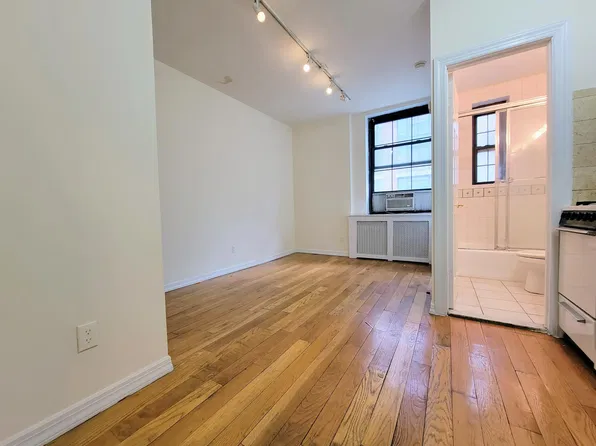49 Park Avenue image 1 of 5