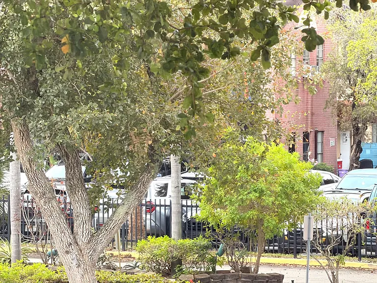 17830 W Dixie Hwy — Photo 23