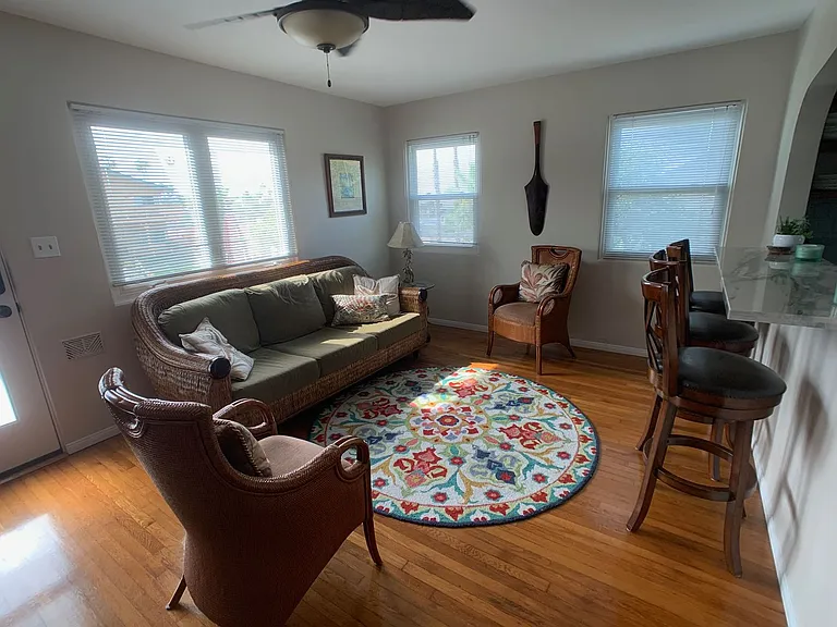 4462 Santa Monica Ave — Photo 8