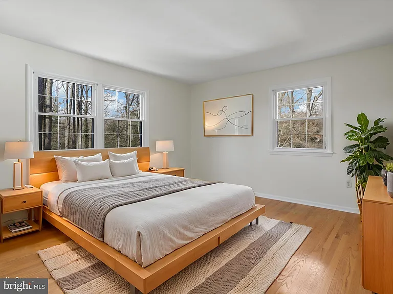 5200 Holden St — Photo 18