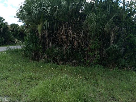 Home For Sale In Lehigh Acres