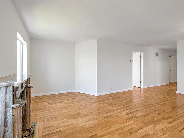 320 Peninsula Ave #413 — Photo 17