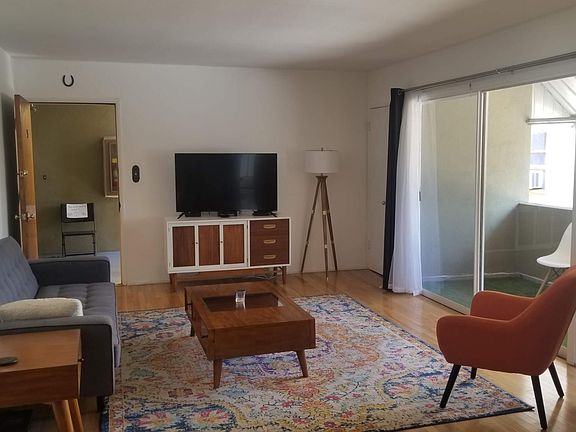 3rd image of 635 N Beachwood Dr APT 5