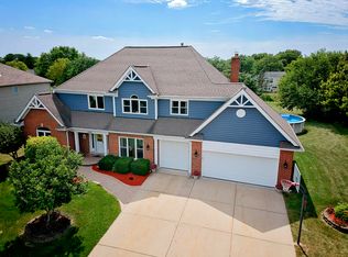1320 Ivy Ln, Algonquin, IL 60102