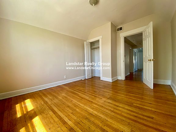 4th image of 2414 W Cullom Ave #3