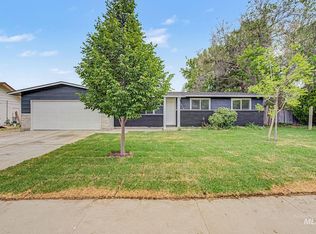 10070 W Canterbury Dr, Boise, ID 83704