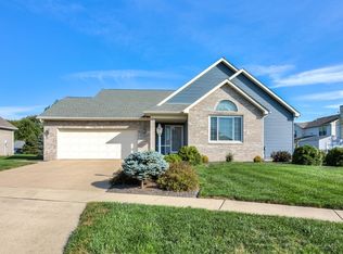 208 Orchard Dr, Mahomet, IL