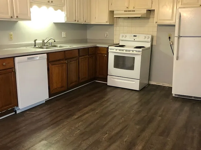 1147 Cornwell St — Photo 13