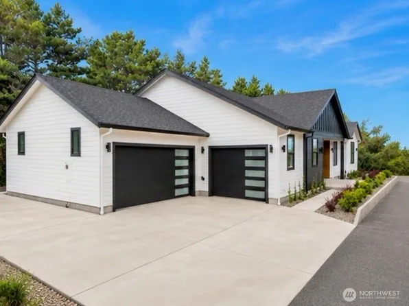703 Shoreview Drive N, Long Beach, WA 98631