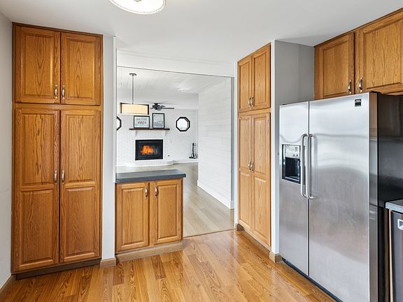 5th image of 1014 Stratford Cir