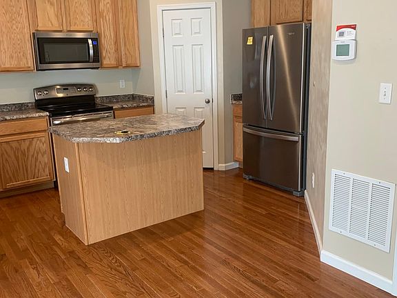 5th image of 3300 Federalist Dr