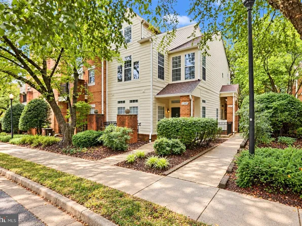1369 Garden Wall Cir #714, Reston, VA 20194