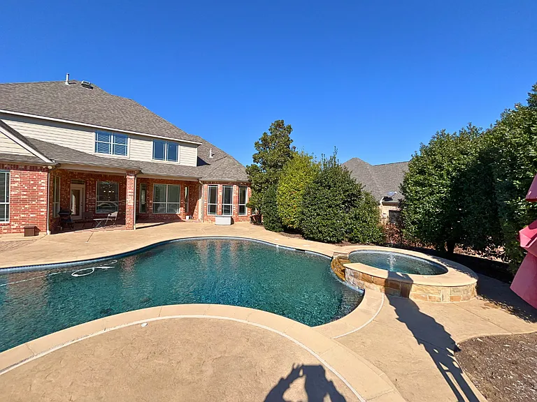 1205 Golden Gate Dr — Photo 38